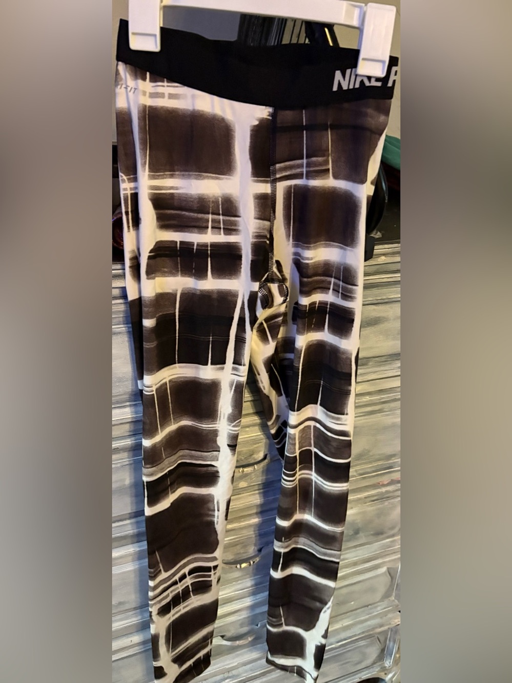 Nike Pro Black & White Abstract Pattern Leggings size small